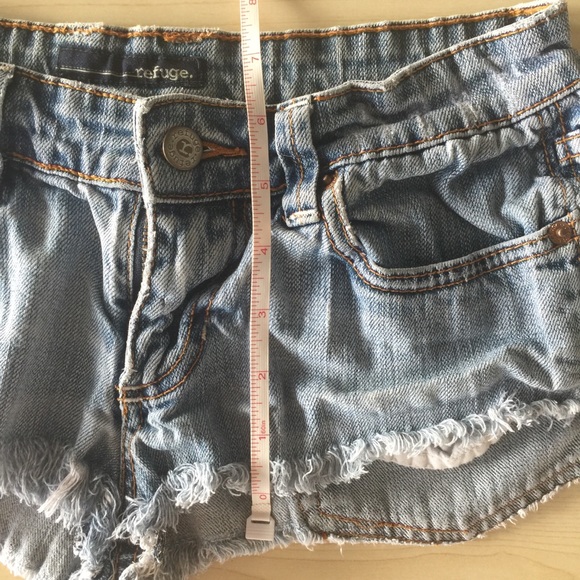 Refuge Low Rise Booty Shorts - Picture 4 of 5